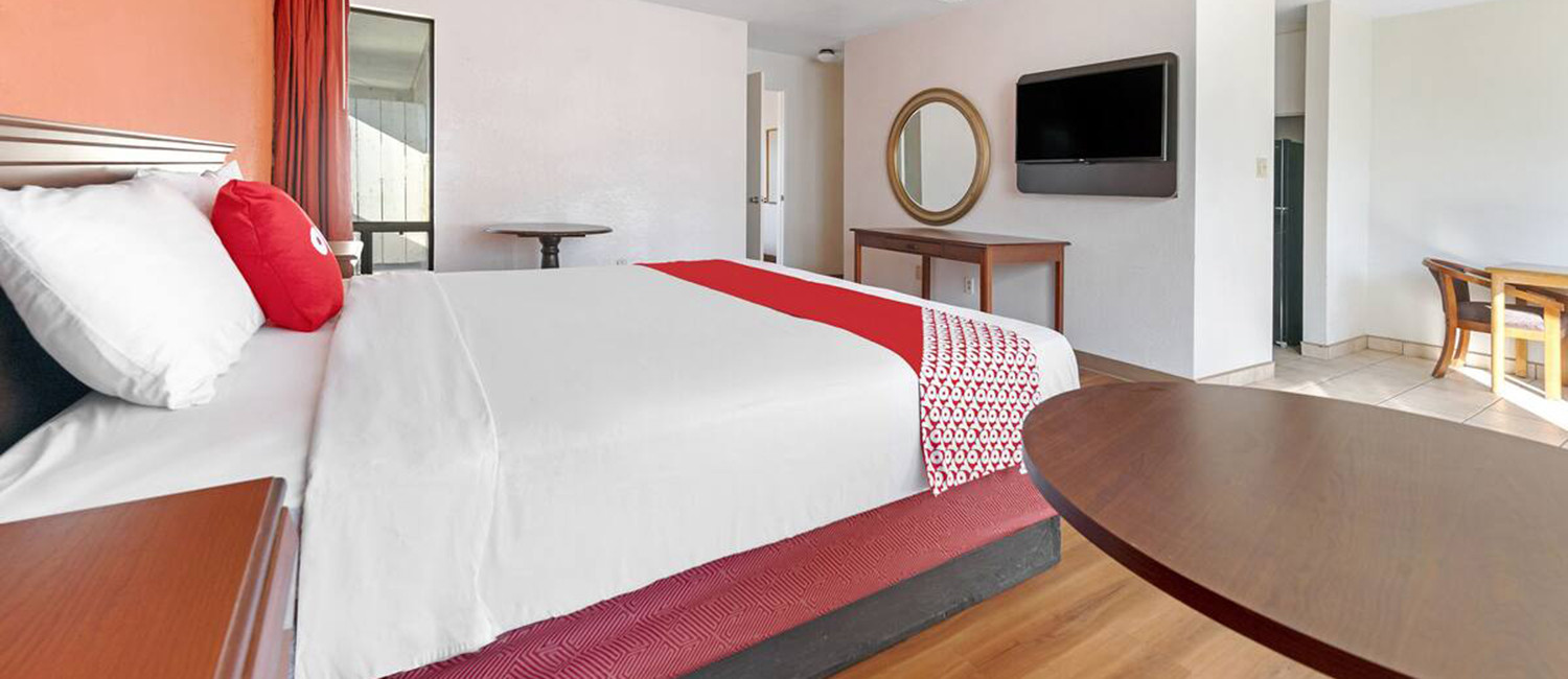 STAY IN OUR COMFORTABLE GUEST ROOMS BOASTING MODERN AMENITIES